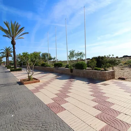Global En Primera Linea De Playa En Canet De Berenguer